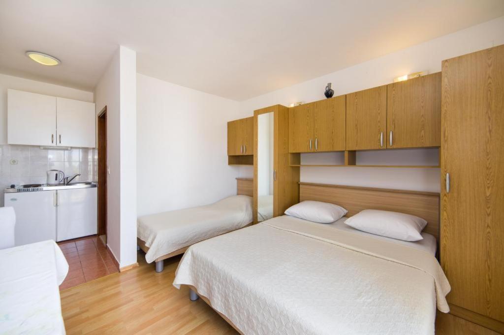 Apartments Slavena 格拉达茨 外观 照片