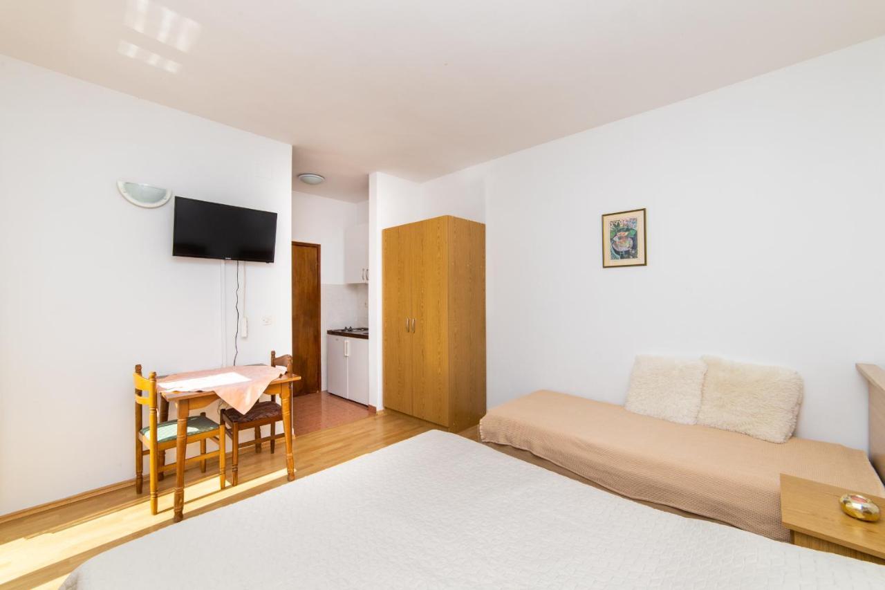 Apartments Slavena 格拉达茨 外观 照片