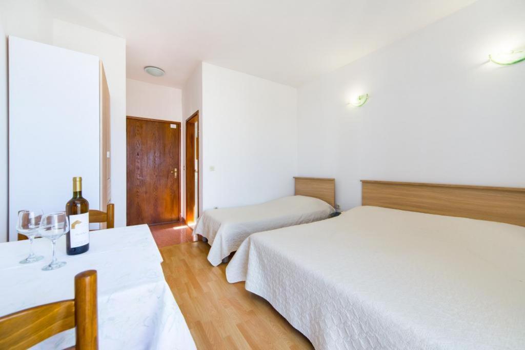 Apartments Slavena 格拉达茨 外观 照片